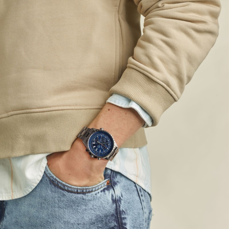 Montre Casio EDIFICE EF-527D-2AVUEF Quartz - Bijouterie Haillot La Seyne Sur Mer Six-Fours 83