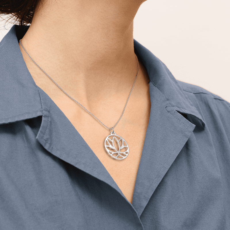 Collier Les Georgettes Lotus Argenté - Bijouterie Haillot La Seyne Sur Mer Six Fours 83